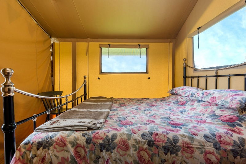 Glamping holidays in Carmarthenshire, South Wales - Kidwelly Farm Glamping