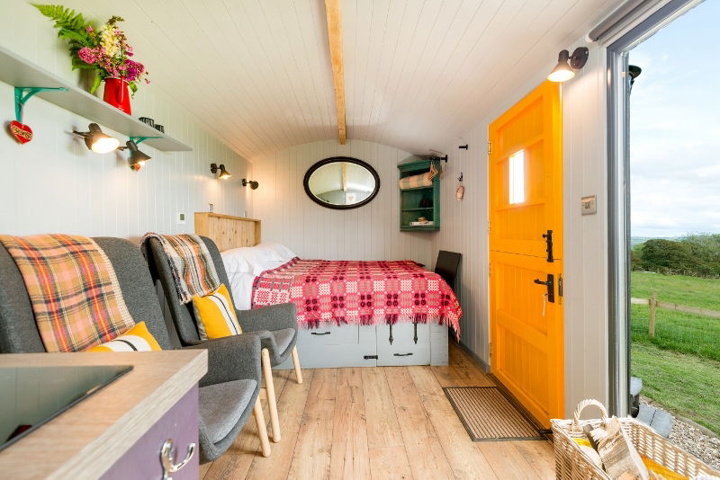 Glamping holidays in Carmarthenshire, South Wales - Kidwelly Farm Glamping