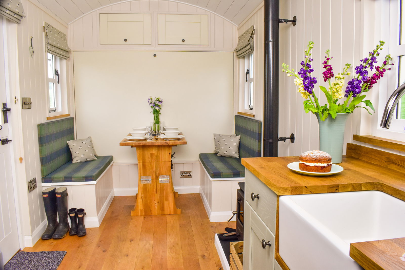 Glamping holidays near Edinburgh, Southern Scotland - Craigduckie Shepherds Huts