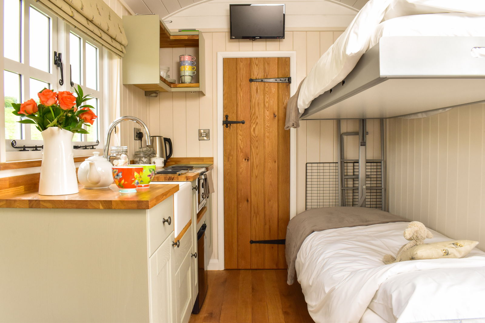 Glamping holidays near Edinburgh, Southern Scotland - Craigduckie Shepherds Huts