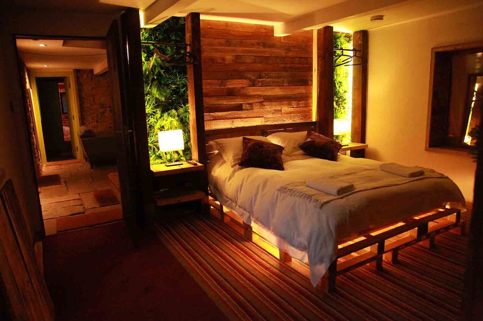 Glamping holidays in Gloucestershire, South West England - The Dome Garden