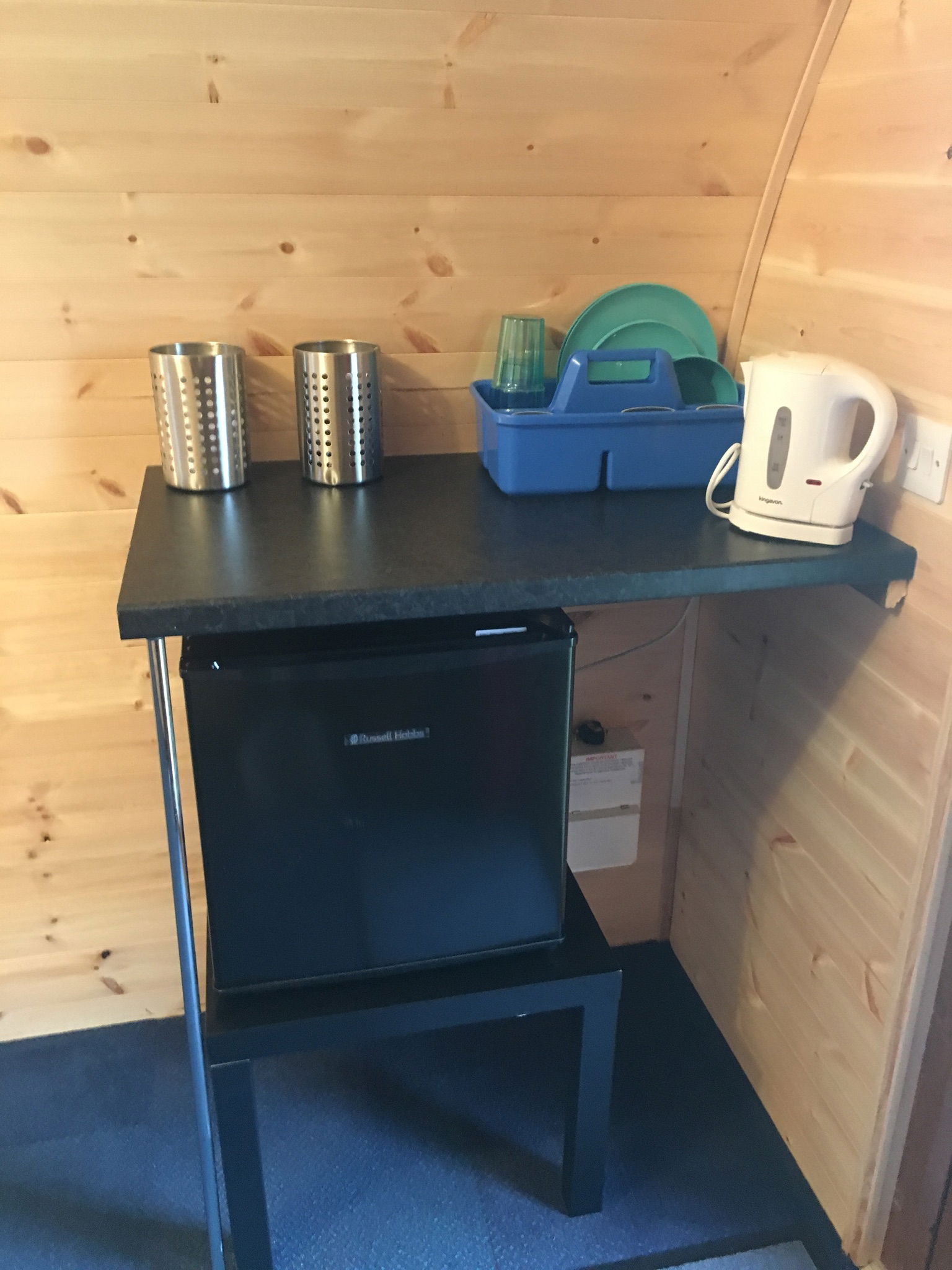 Glamping holidays near the Peak District, Derbyshire, Central England - Poplars Farm