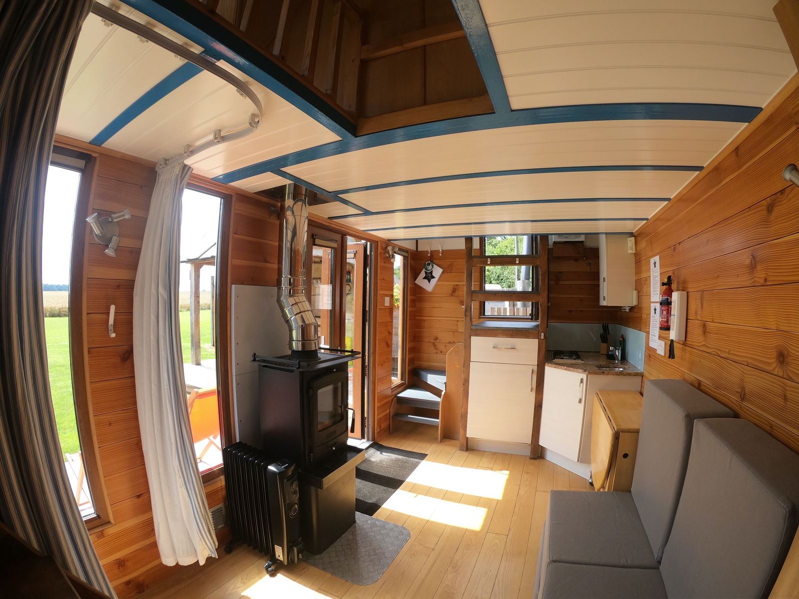 Glamping holidays in Warwickshire, Central England - Tinywood Homes