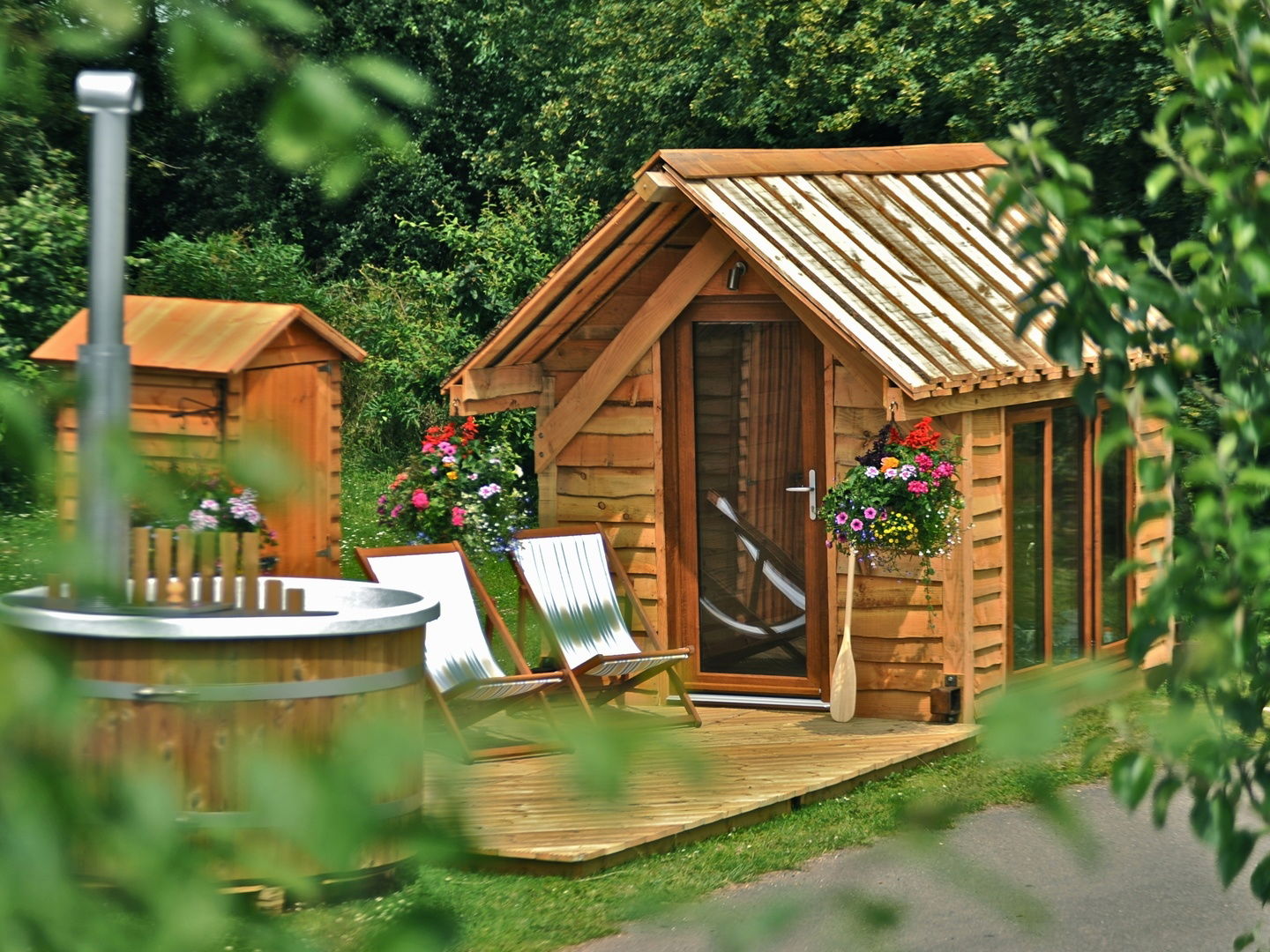 Glamping holidays in Warwickshire, Central England - Tinywood Homes