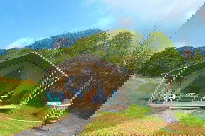 Glamping holidays in Carmarthenshire, South Wales - Kidwelly Farm Glamping