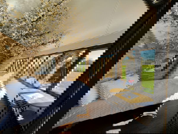 Glamping holidays in Warwickshire, Central England - Tinywood Homes