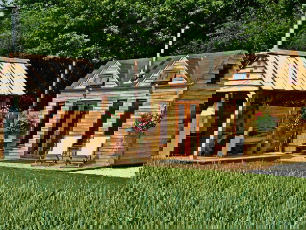 Glamping holidays in Warwickshire, Central England - Tinywood Homes