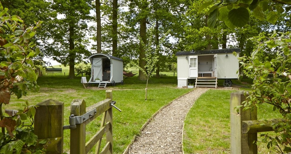Glamping holidays in Northamptonshire, Central England - The Snug & Hut
