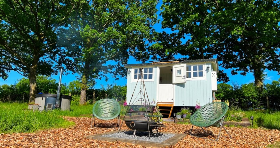 Glamping holidays in Carmarthenshire, South Wales - Dulais Valley Meadow