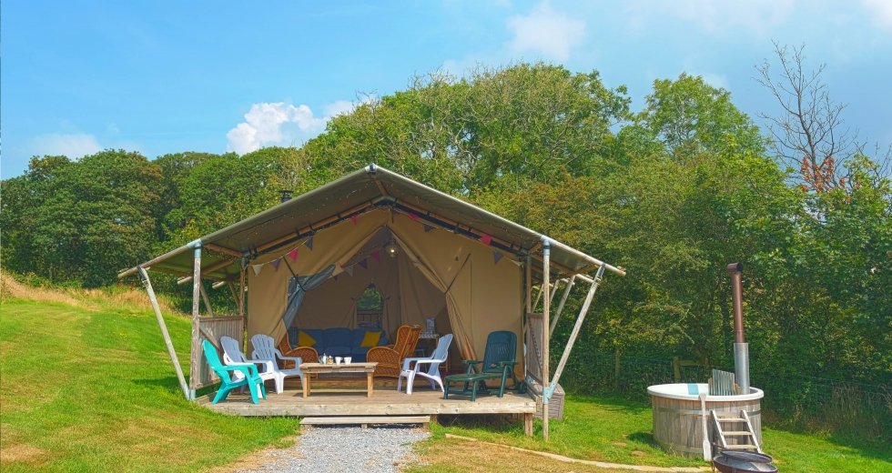Glamping holidays in Carmarthenshire, South Wales - Kidwelly Farm Glamping