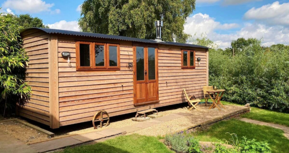 Glamping holidays near Norwich in Norfolk, Eastern England - Ginger & Gold Shepherd's Hut