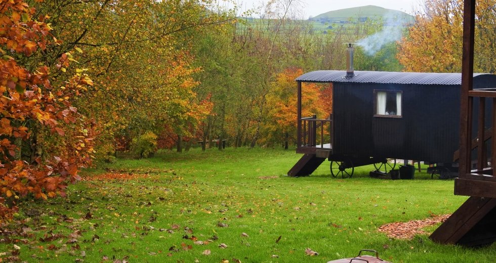 Glamping holidays in the Peak District, Derbyshire, Central England - New Hanson Shepherd's Huts