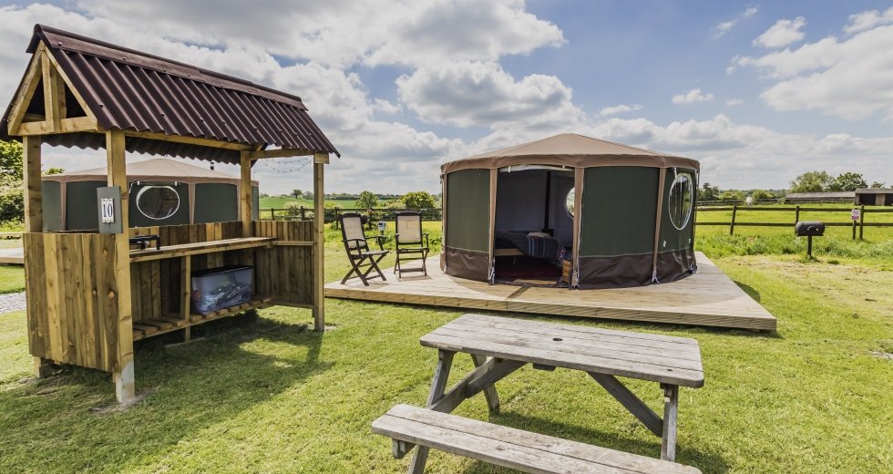 Glamping holidays in Warwickshire, Central England - Mousley House Farm