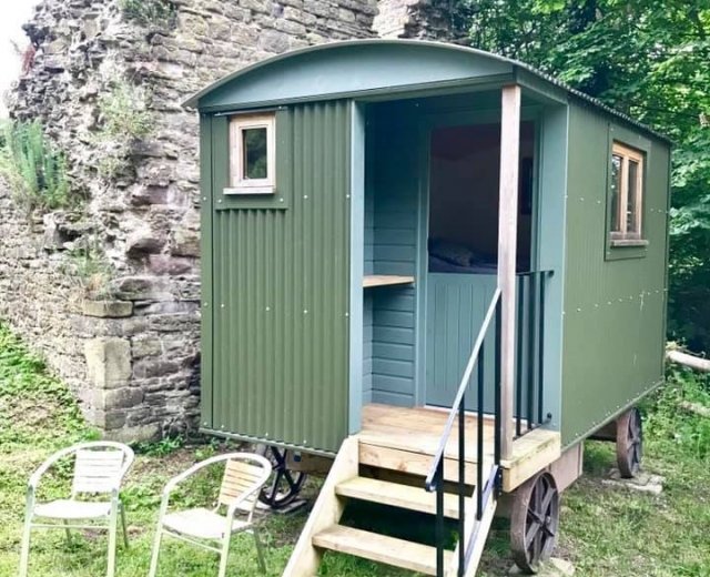 Glamping holidays in Monmouthshire, South Wales - Castle Knights