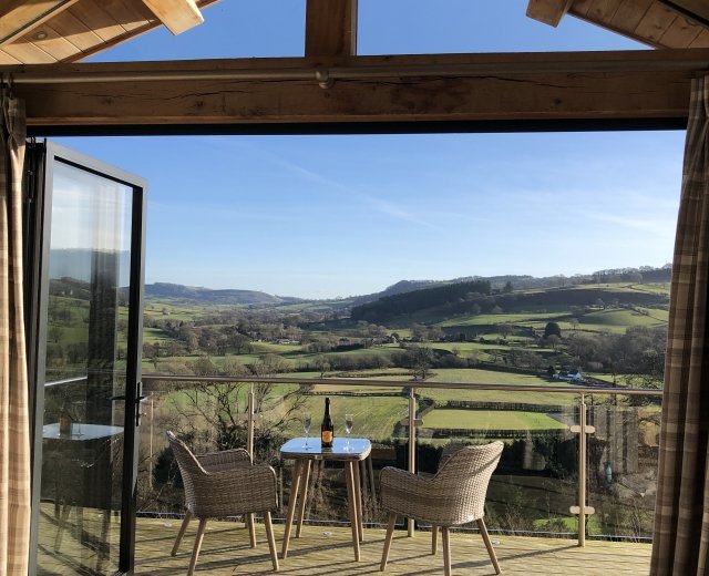 Glamping holidays in Powys, Mid Wales - Oaklands Glamping & Treehouse
