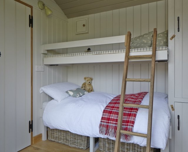 Glamping holidays in Northamptonshire, Central England - The Snug & Hut