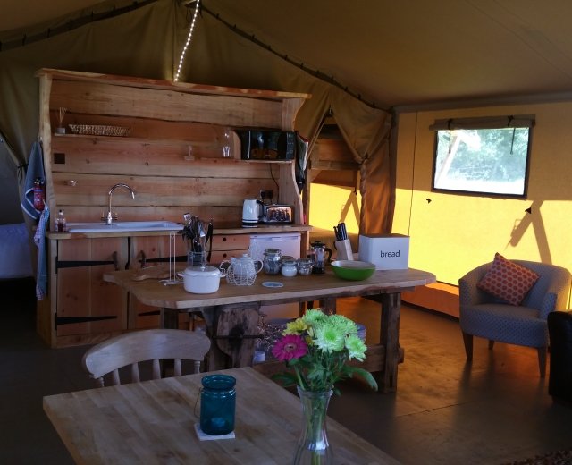 Glamping holidays in the Cotswolds, Oxfordshire, South East England - Campfires & Stars