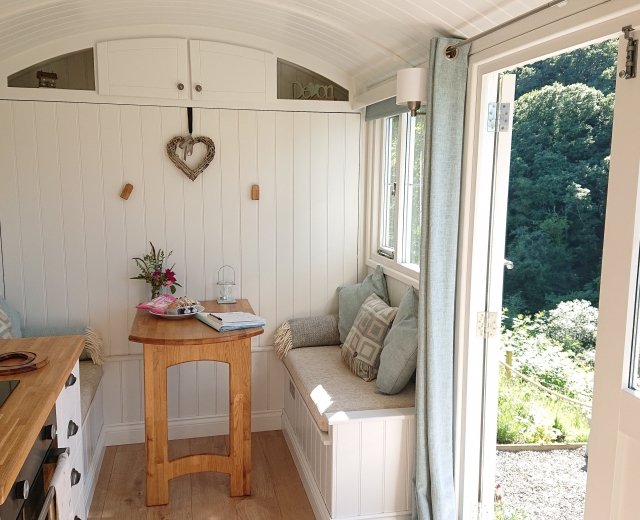 Glamping holidays in North Devon, South West England - Keepers Watch