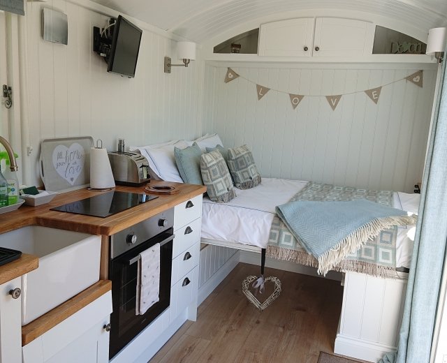Glamping holidays in North Devon, South West England - Keepers Watch