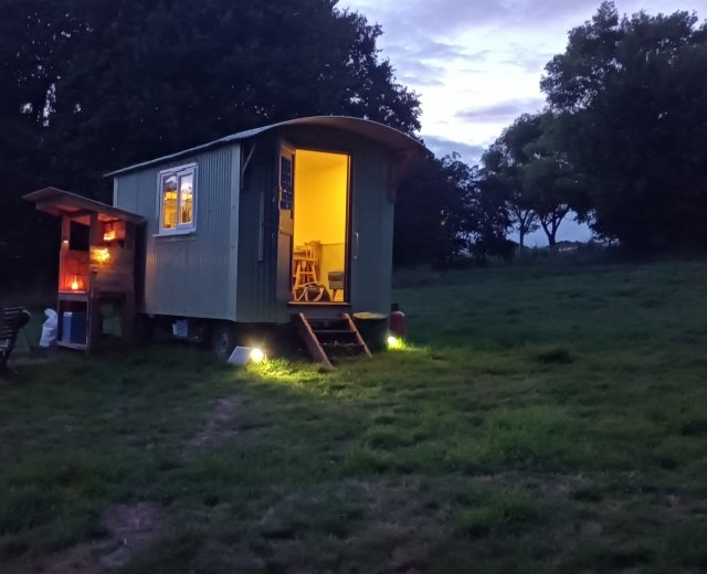 Glamping holidays near the Wye Valley in Herefordshire, Central England - Ryeford Ponds