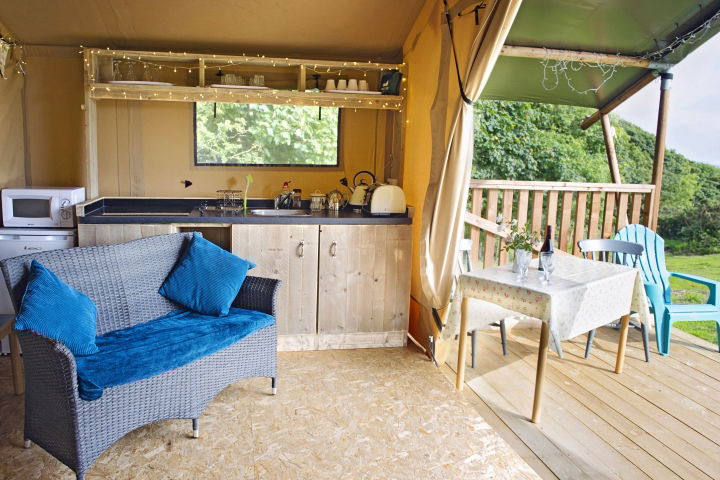 Glamping holidays in Carmarthenshire, South Wales - Kidwelly Farm Glamping
