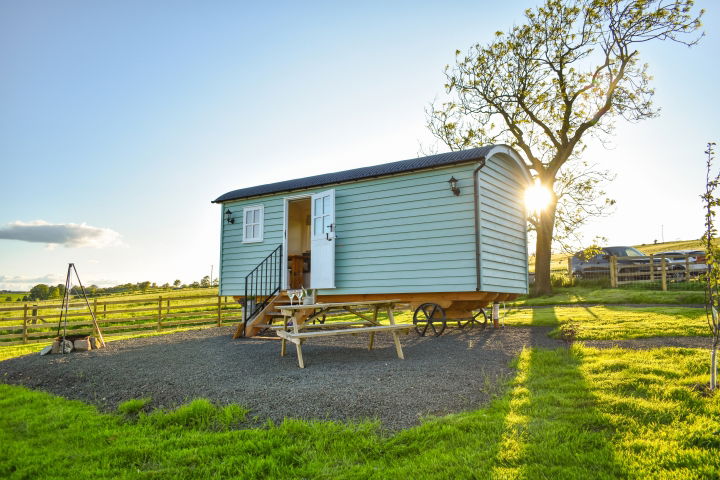 Glamping holidays near Edinburgh, Southern Scotland - Craigduckie Shepherds Huts