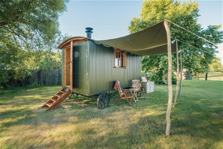 Glamping holidays in Lincolnshire, Central England - Longwool Shepherd Huts