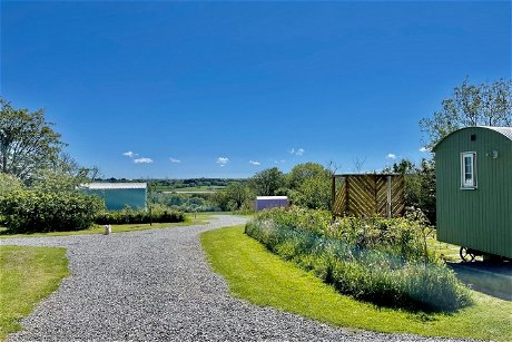 Glamping holidays in Pembrokeshire, South Wales - Pembrokeshire Barn Farm
