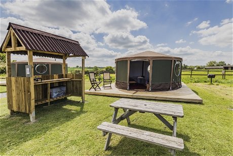 Glamping holidays in Warwickshire, Central England - Mousley House Farm