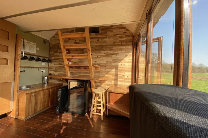 Glamping holidays in Warwickshire, Central England - Tinywood Homes