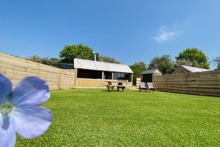 Glamping holidays in Warwickshire, Central England - Tinywood Homes