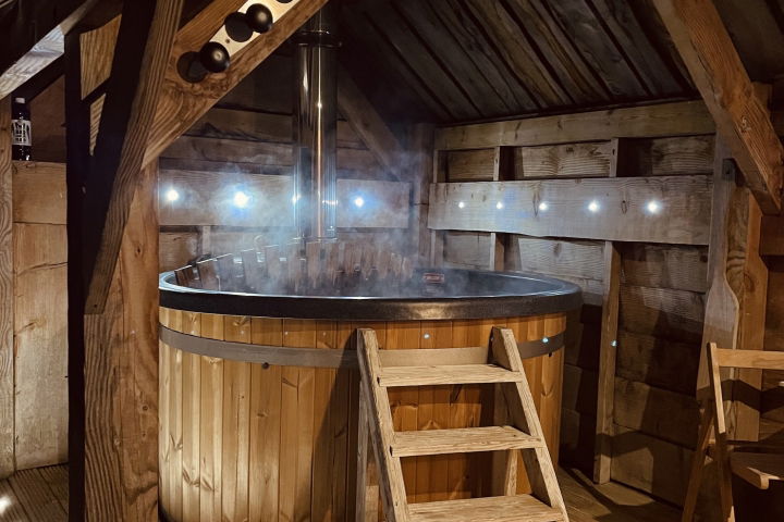 Glamping holidays in Warwickshire, Central England - Tinywood Homes