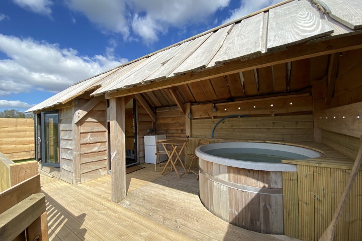 Glamping holidays in Warwickshire, Central England - Tinywood Homes