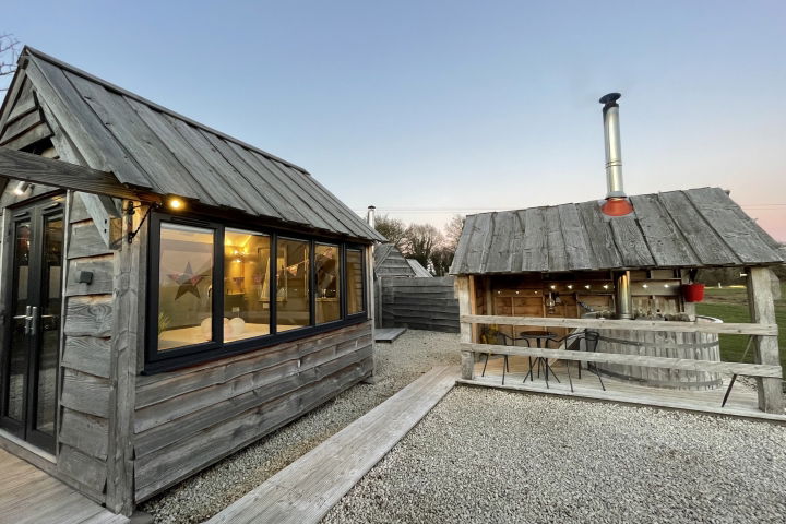 Glamping holidays in Warwickshire, Central England - Tinywood Homes