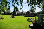 Glamping holidays in Lincolnshire, Central England - The Three Horseshoes